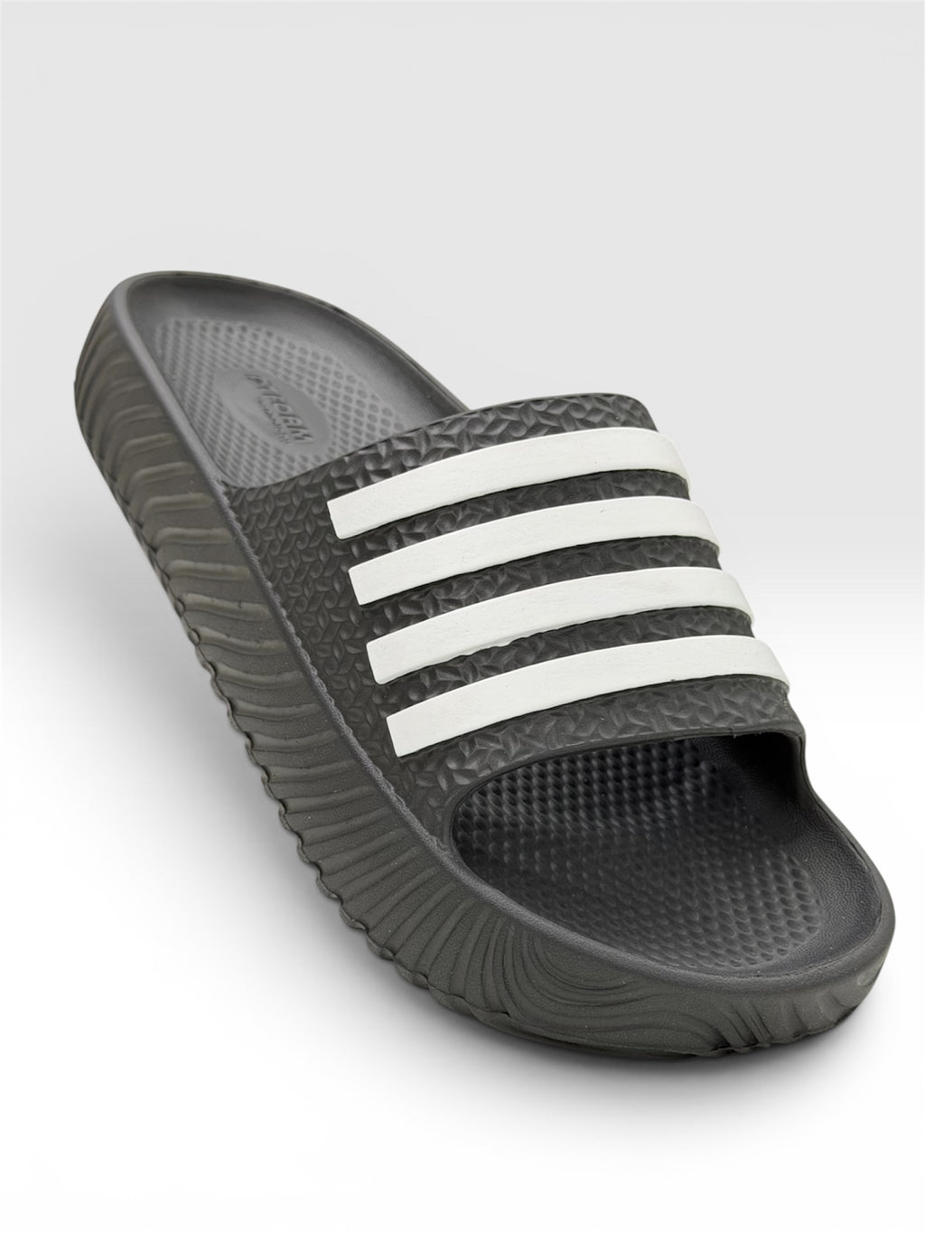 QTFOAM SLIDERS SILVER GREY FOR MENS